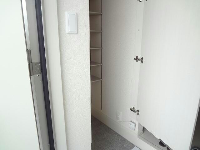 ローズハイツ（茂呂町）の物件内観写真