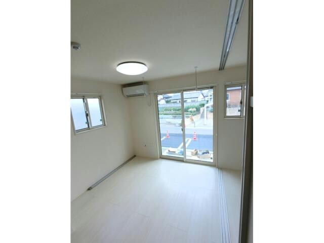 ブルーサファイアA（茂呂町）の物件内観写真