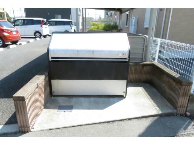 サン・カブラキ（東小保方町）の物件外観写真