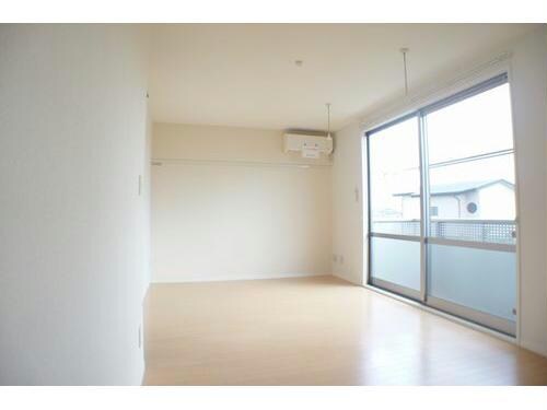 ケイコーポＥ（南千木町）の物件内観写真