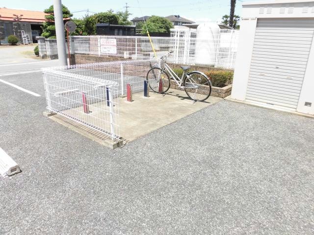 ライスアリーナ（三室町）の物件外観写真