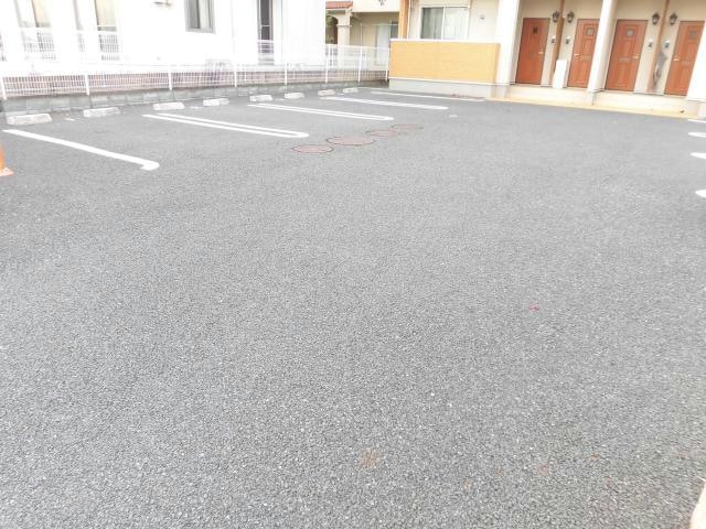 ネオグランデ（東小保方町）の物件外観写真