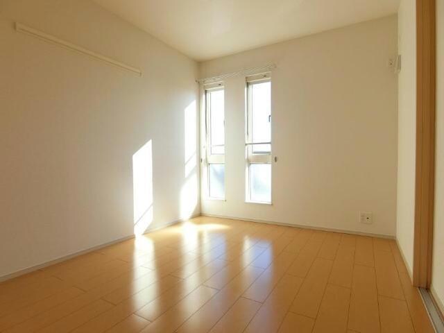 ネオグランデ（東小保方町）の物件内観写真