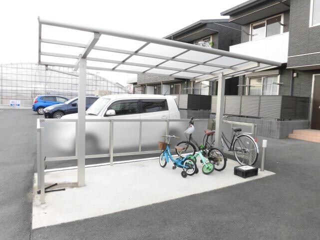 フロントマーレＡの物件外観写真