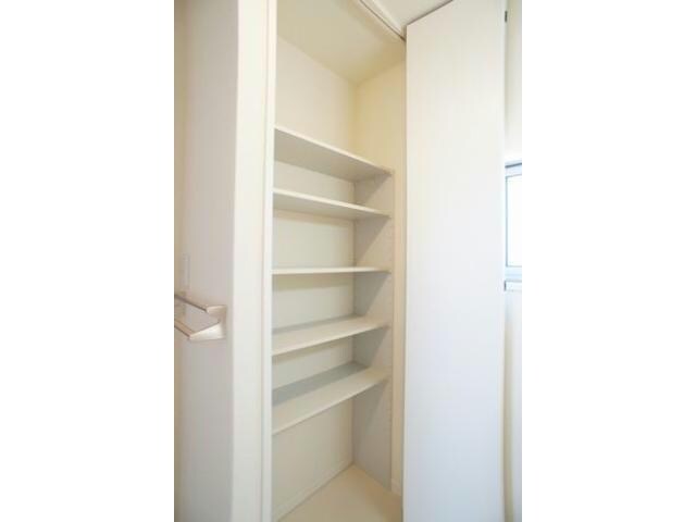 フロントマーレＡの物件内観写真