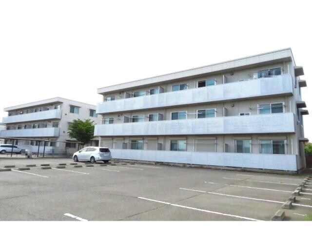 ヴァンヴェストA（三室町）の物件外観写真