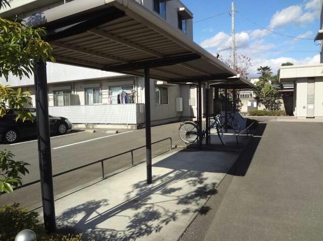 ヴァンヴェストA（三室町）の物件外観写真