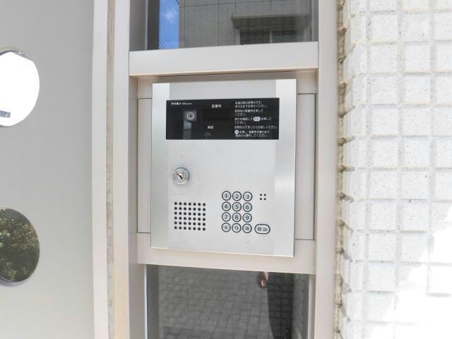 ヴァンヴェストA（三室町）の物件外観写真