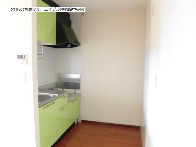 レ・ジュウィールアン（下植木町）の物件内観写真