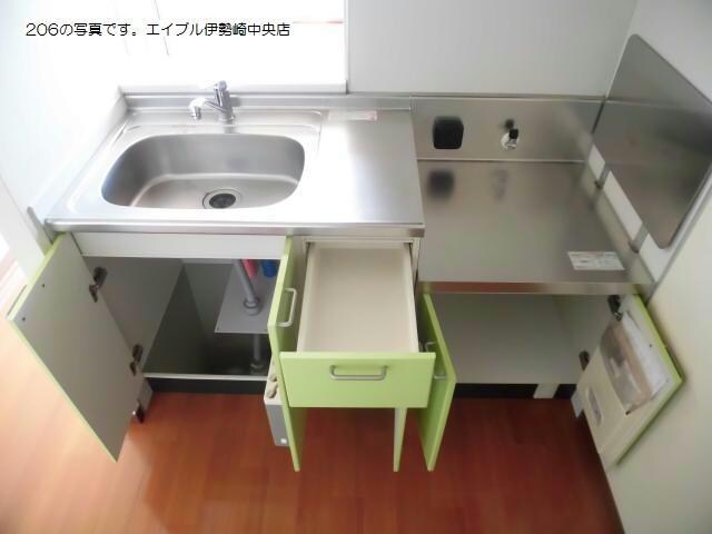 レ・ジュウィールアン（下植木町）の物件内観写真