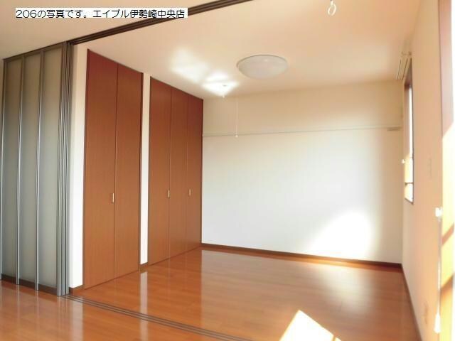 レ・ジュウィールアン（下植木町）の物件内観写真