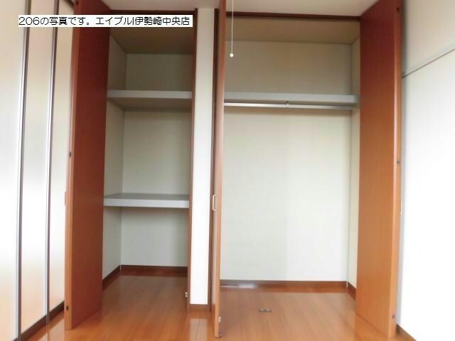 レ・ジュウィールアン（下植木町）の物件内観写真