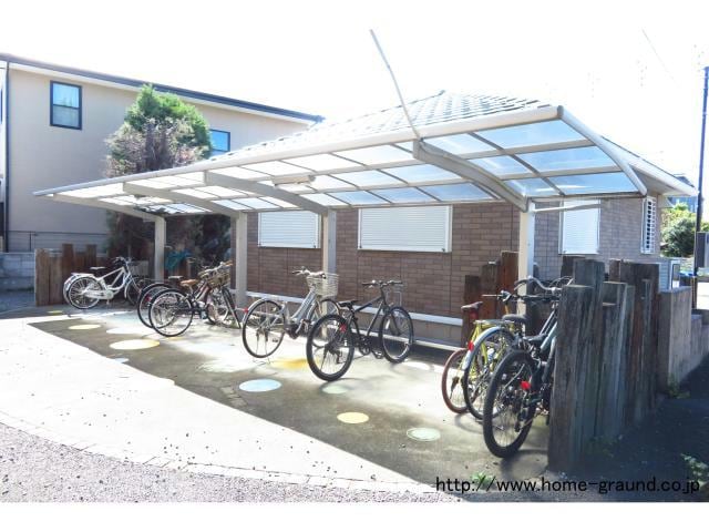 ロイヤルガーデン連取B（連取本町）の物件外観写真