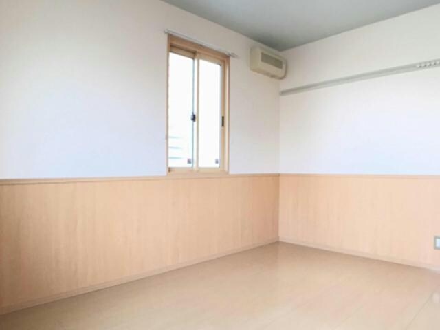 ロイヤルガーデン連取B（連取本町）の物件内観写真