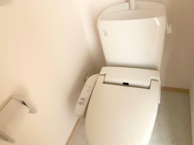 ロイヤルガーデン連取B（連取本町）の物件内観写真