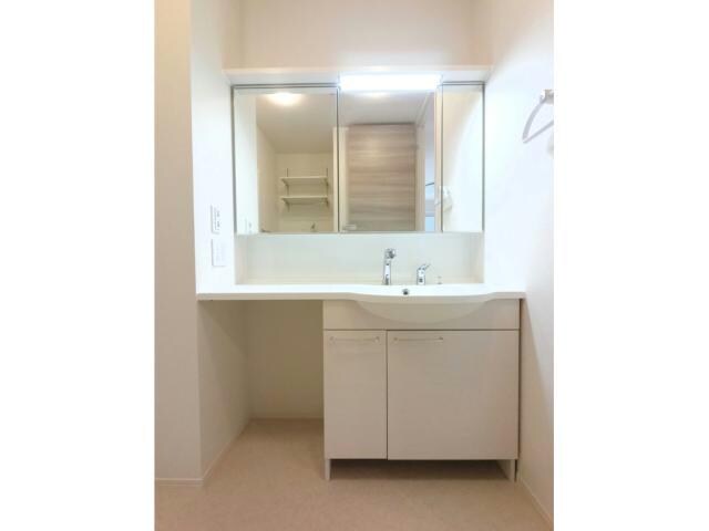 ブルーサファイアB（茂呂町）の物件内観写真