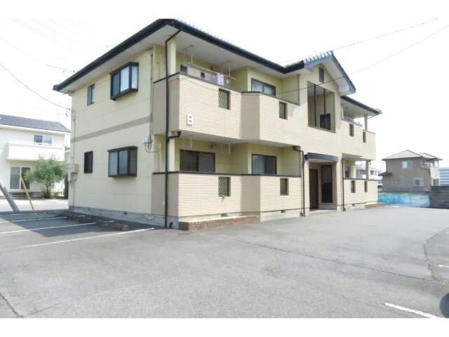 メゾンdeアヴェニールB（南千木町）の物件外観写真