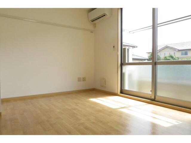 ブリリアントE（八寸町）の物件内観写真