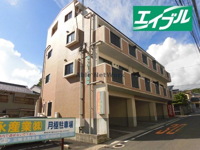 クローバー藤原の物件外観写真