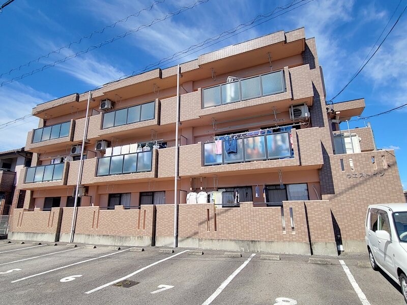 ウエストインの物件外観写真