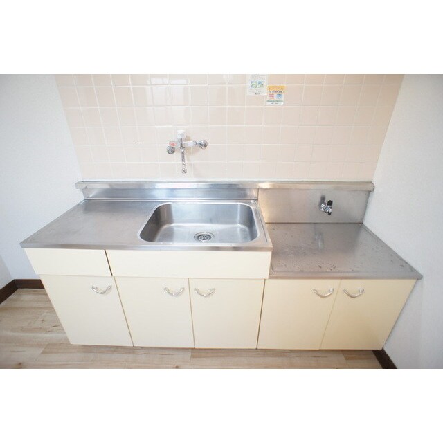 コーポ金沢Ａ棟の物件内観写真