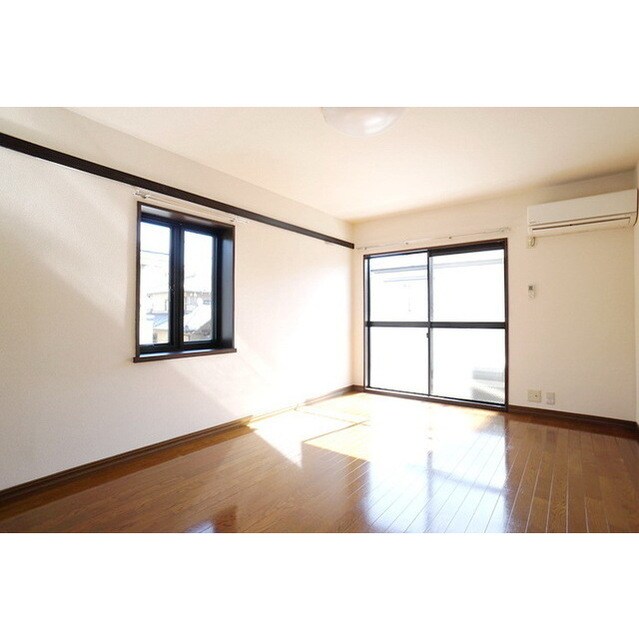 ルミエールＡ棟の物件内観写真