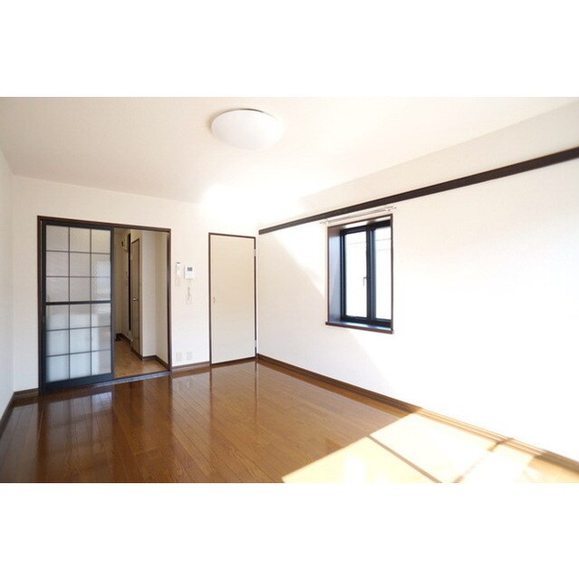 ルミエールＡ棟の物件内観写真