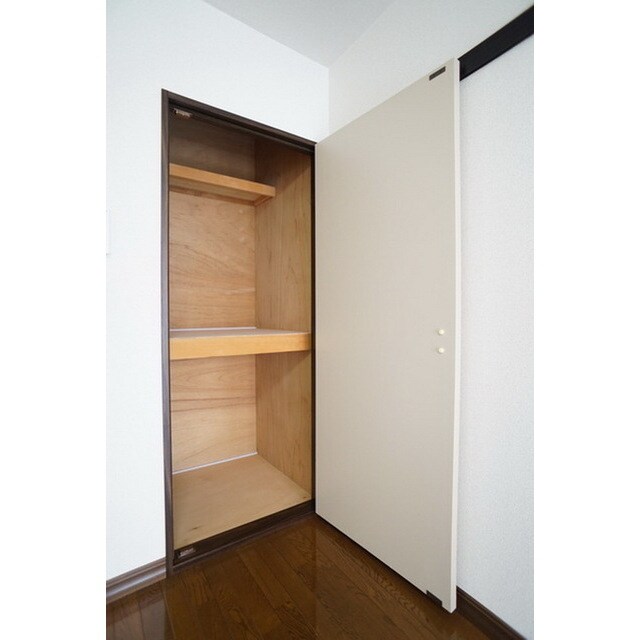 ルミエールＡ棟の物件内観写真