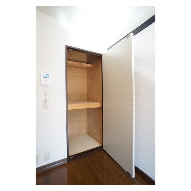 ルミエールＡ棟の物件内観写真