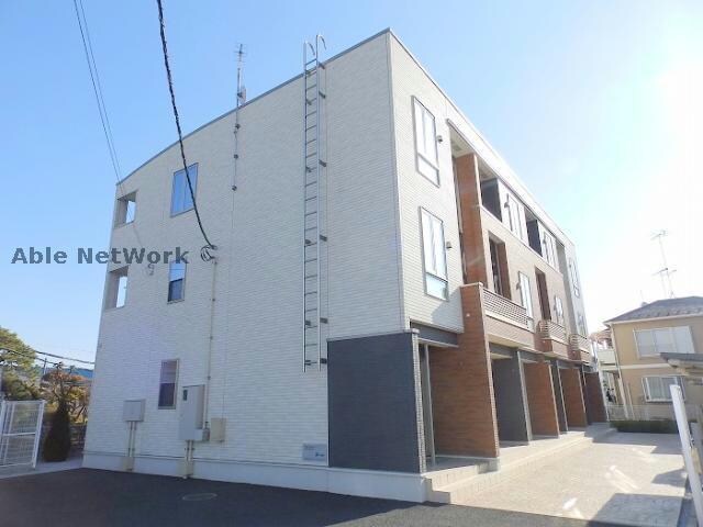 ウィスティリアの物件外観写真