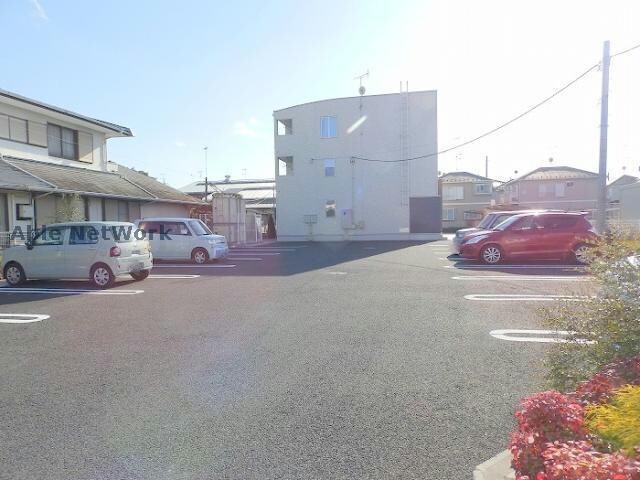 ウィスティリアの物件外観写真