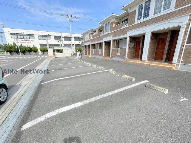 クリスタル　グレイスの物件外観写真