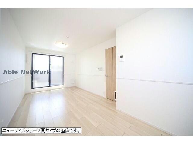 ヒカルサ久喜　スクエアの物件内観写真