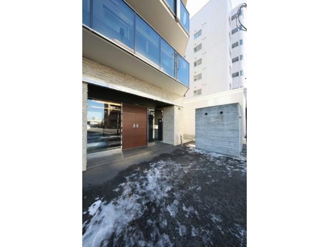 スペチアーレ伏見の物件外観写真