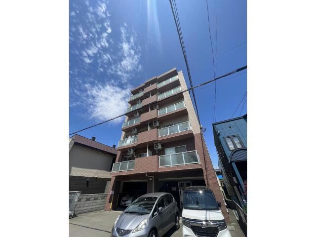 ｅｎｓｏｌｅｉｌｌｅ山鼻の物件外観写真