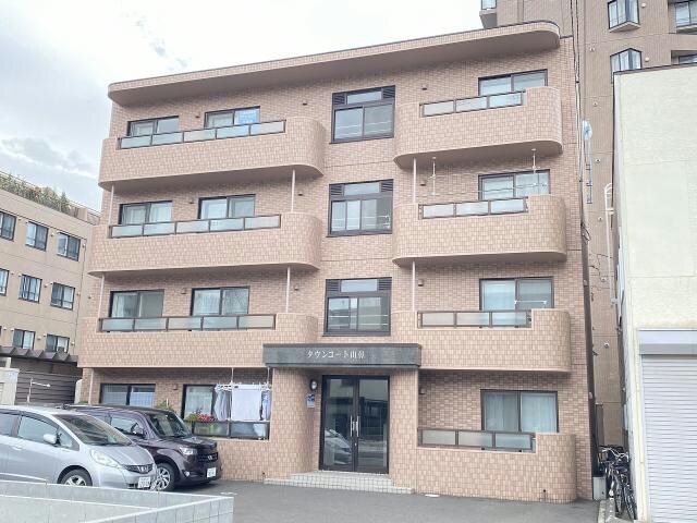 タウンコート山鼻の物件外観写真