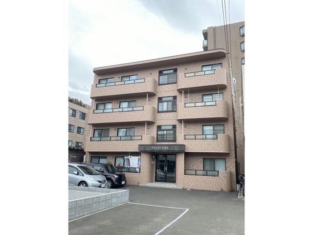 タウンコート山鼻の物件外観写真