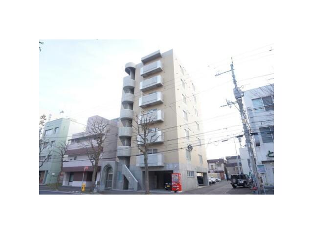 ヒルズ山鼻177の物件外観写真