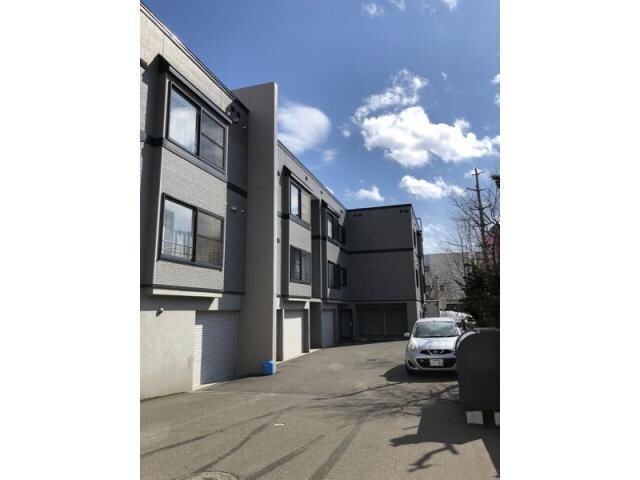 メゾンドゥーズの物件外観写真