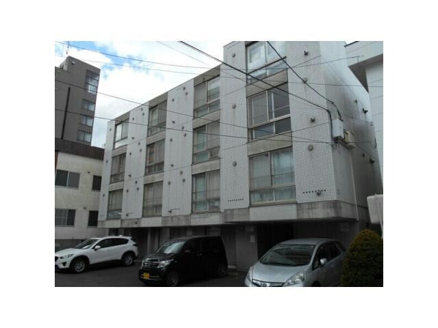 Y-FLATの物件外観写真