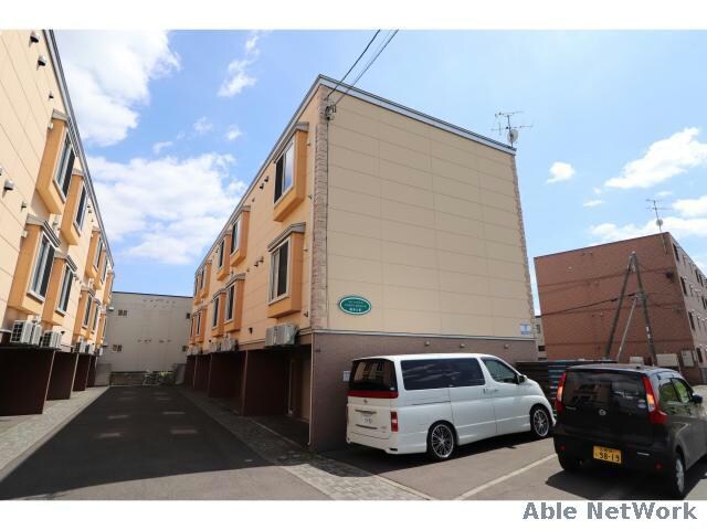 ＣＯＮＦＩＤＥＮＣＥ菊水元町の物件外観写真