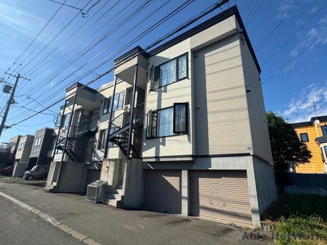 フラット２８の物件外観写真