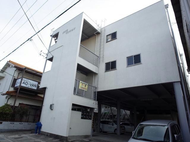 たくみマンションの物件外観写真