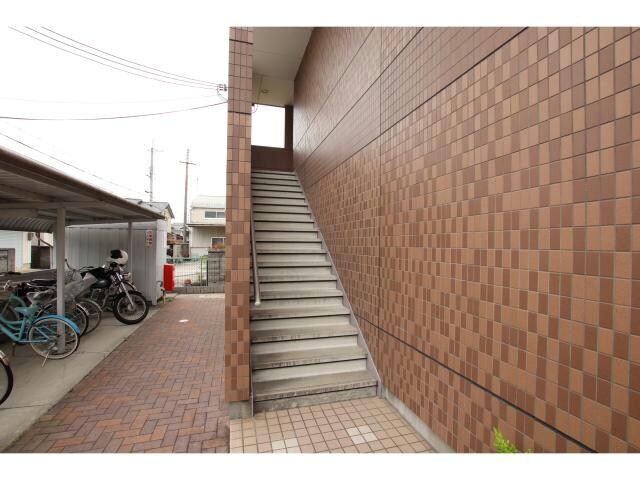 ハイツエトワールの物件外観写真