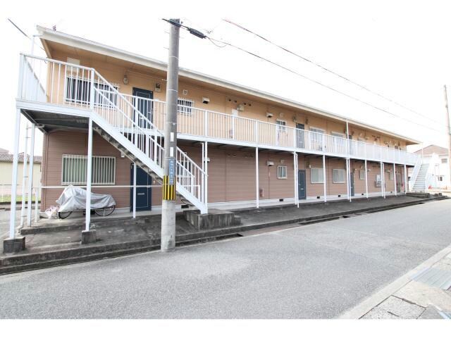 ファミールFの物件外観写真