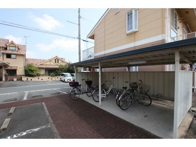 ファミールFの物件外観写真