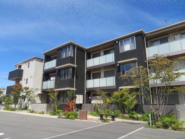 リメインらかんN棟の物件外観写真