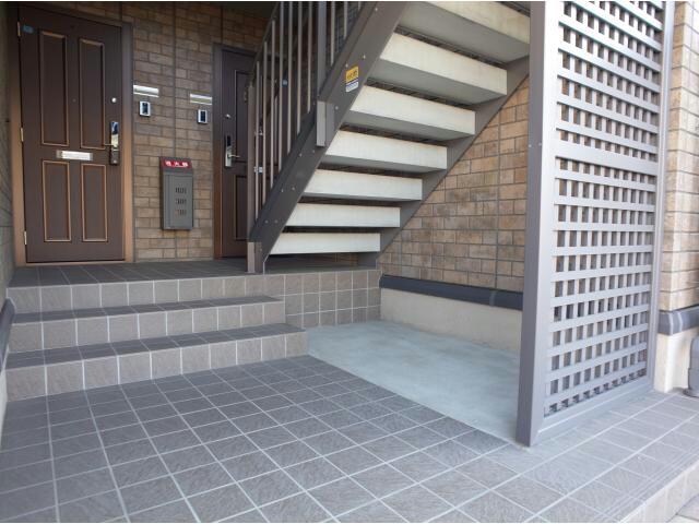 ティーダ御立　A棟の物件外観写真