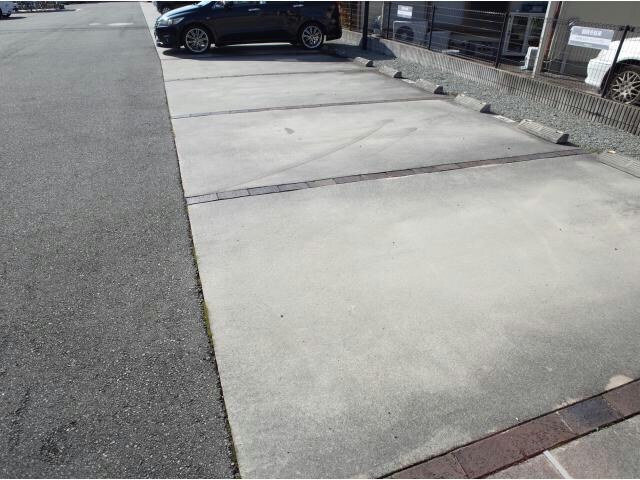 ティーダ御立　A棟の物件外観写真