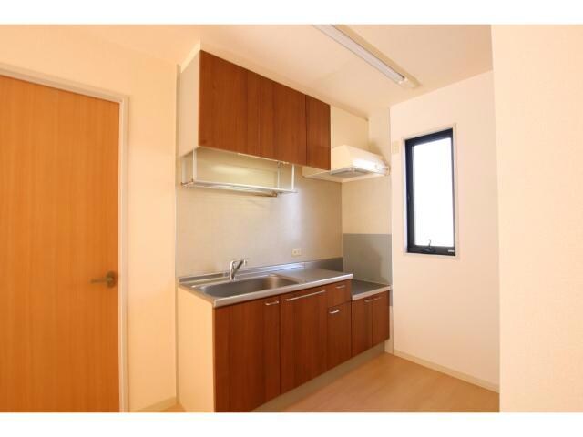 フォーレス佐土Bの物件内観写真